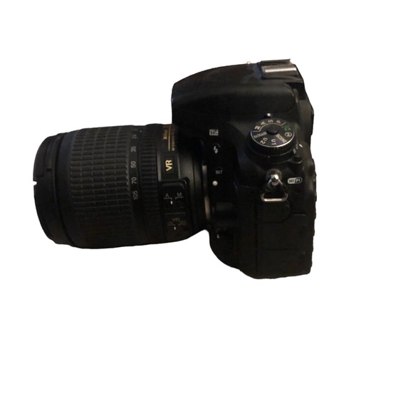 Nikon D750 DSLR Digital Camera + 2 lens, battery, charger, cleaning kit, and box - Picture 5 of 15